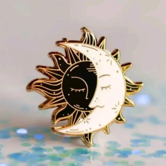 NWT " sun and moon" pin - Picture 2 of 2
